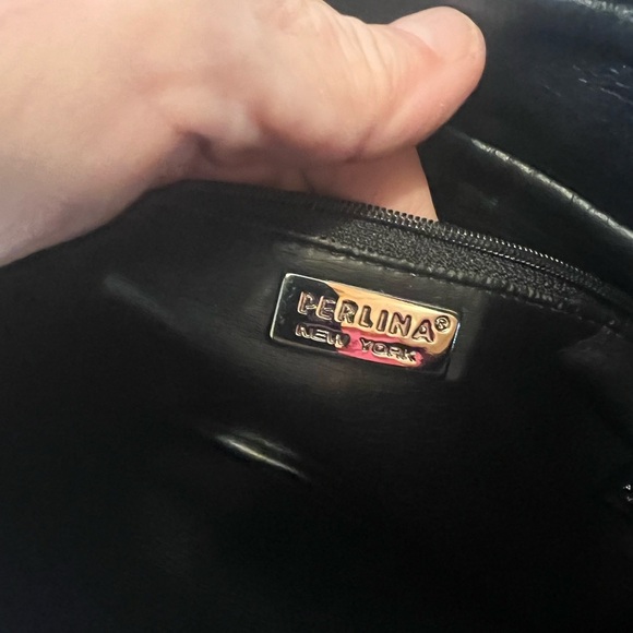 Perlina Brown Leather Shoulder Bag with Crescent Shape - Picture 3 of 7